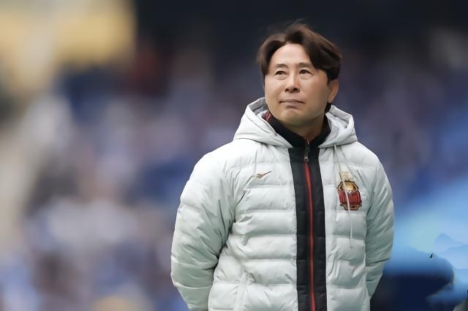 还请韩国教练？名记曝韩国经纪人造访山东泰山，韩鹏去留仍未定