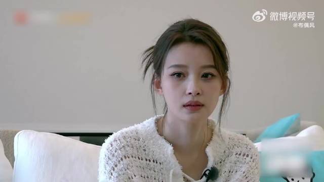 孙怡谈离婚哽咽，被问原因，她的下意识回答让人心疼不已，婆媳关系太难了