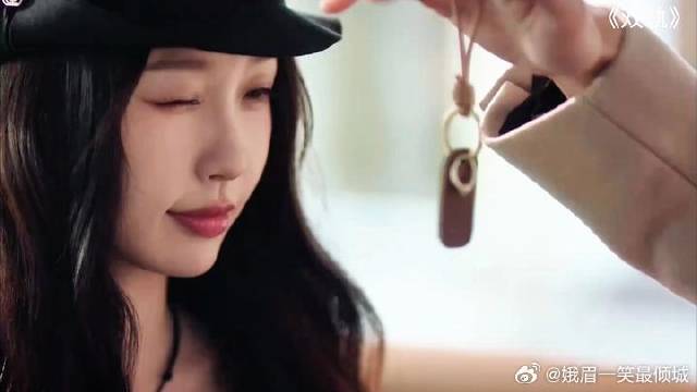 双轨：终于结婚了，结婚当天伴娘伴郎睡过了头，那就去私奔了