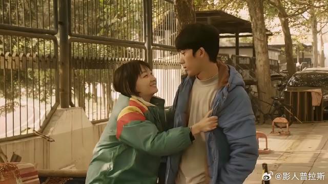 周冬雨男友风穿搭太时髦，潮男井柏然看了都自愧不如