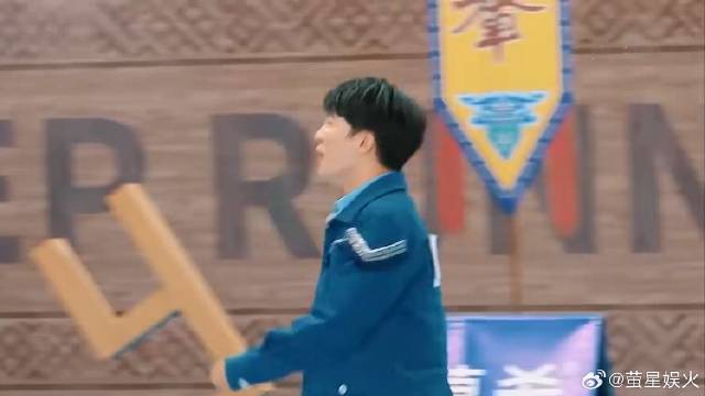 蔡徐坤吐槽周深的身高，周深：什么意思啊，真要笑死我了丨奔跑吧