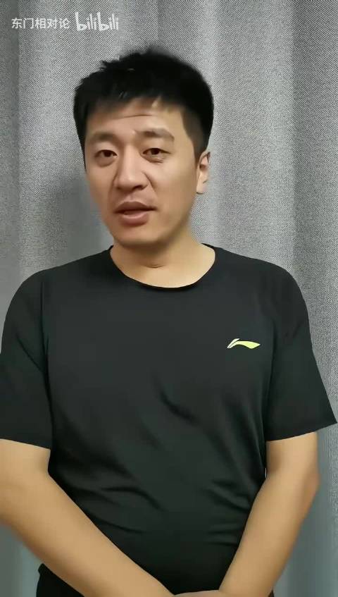 张雪峰团队代发高考祝福视频，整合五年暖心画面