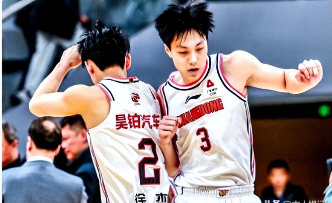 广东队最新消息 杜锋深夜发声 徐杰新身份曝光 胡明轩随男篮出征