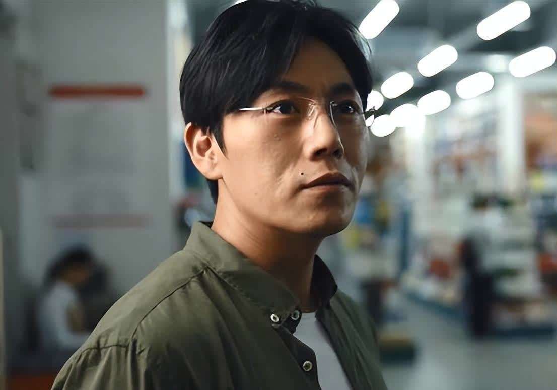 看完《罪无可逃》，我想说李佳航要踹烂中国犯罪片大门了