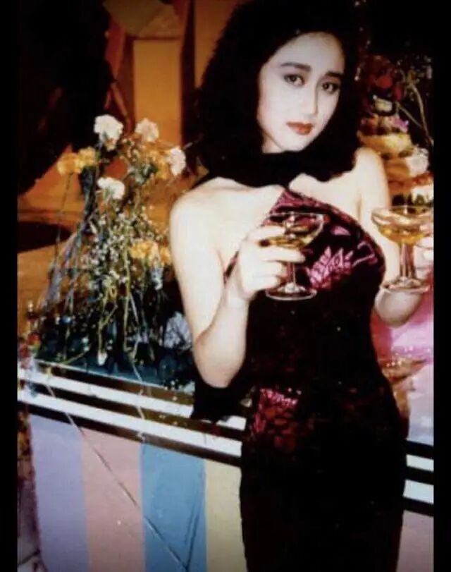 李连杰和利智近况曝光，他们已老成了这副模样，早已交代好身后事