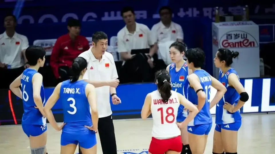 中国女排3-1力克波兰！惠若琪道破赢球原因，夸赞庄宇珊为全能战士