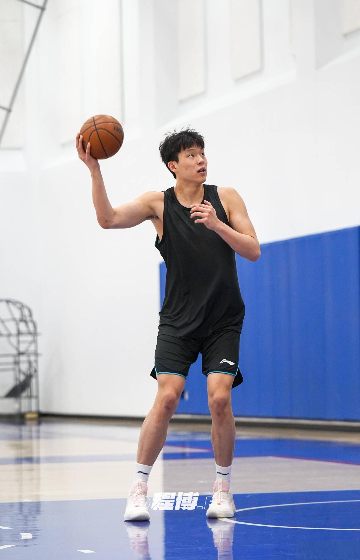 6月3日：NBA无情裁员！杨瀚森翻译被裁，背后是‘中国球员红利’的终结？