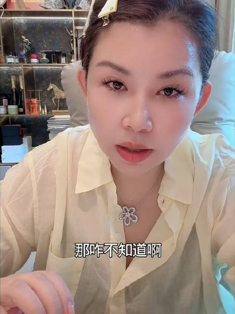 时大漂亮清空作品疑离开辛选，二驴姐点评其不受重视