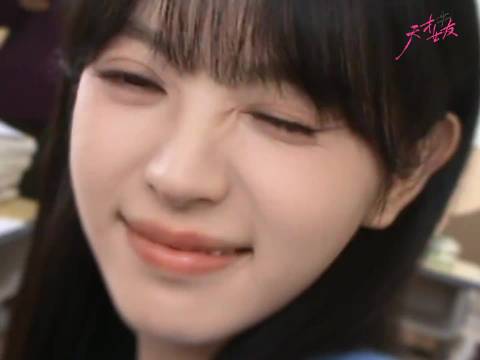 田曦薇胡一天合体录制综艺里，是要宣传天才女友吗 两人真的太有CP感了吧！