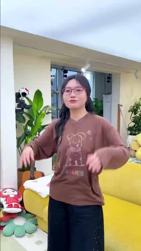 毛不易李雪琴王勉当面跳李乃文进行曲
