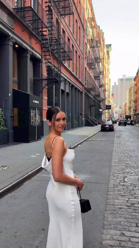 《吸血鬼日記》女主角 Nina Dobrev！精力充沛的一週正式開啟！
