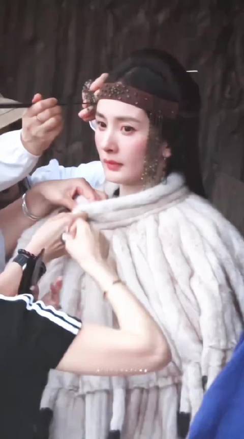 杨幂《江山大同》冯娷造型曝光，北魏陶俑妆野性古朴