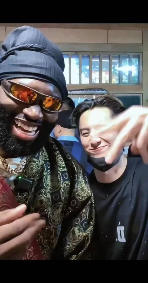 王鹤棣教杰伦布朗说四川话，兄棣伙走向世界