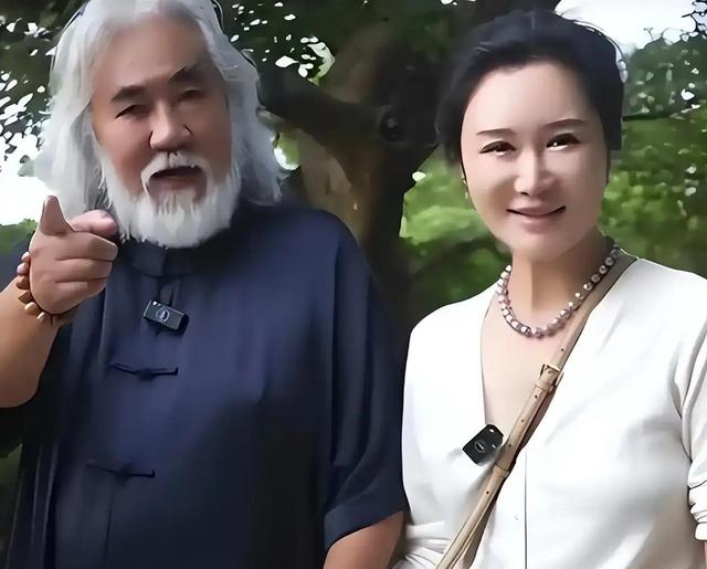 牡丹花下死！张纪中被爆提前转移财产，杜星霖终究成了“小丑”