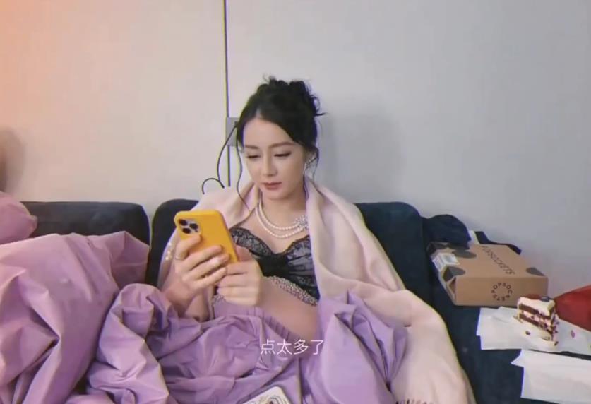 迪丽热巴生日当天外卖点多了,安慰自己:“没事因为我瘦下来很快”