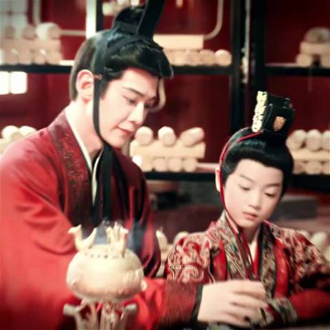 唐晓天紧盯陈都灵周翊然被无视