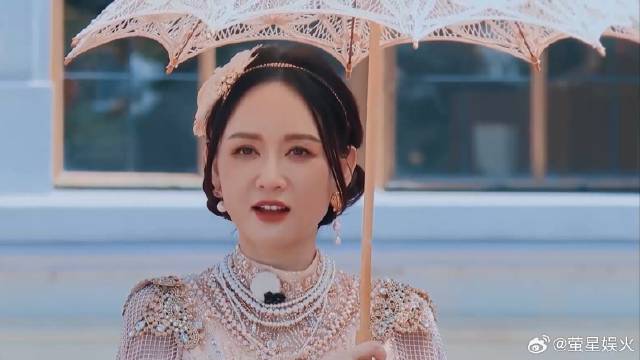 陈乔恩依旧少女模样，沙溢：还以为在横店呢，好有氛围感丨奔跑吧