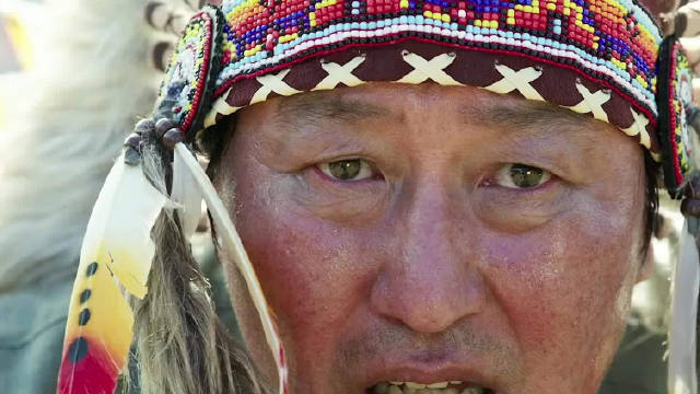 奥斯卡首部外语片揭贫富差距,地下室穷人骗富豪家产