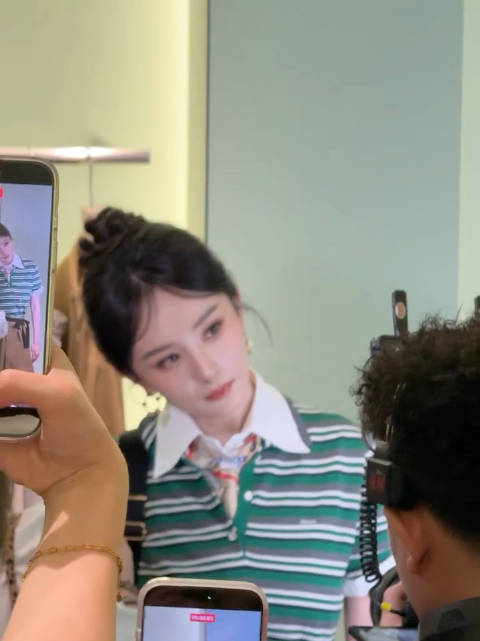 好美的狐狸塑 40岁这个状态 杨幂你是神么…. cr.美子S.Meizy