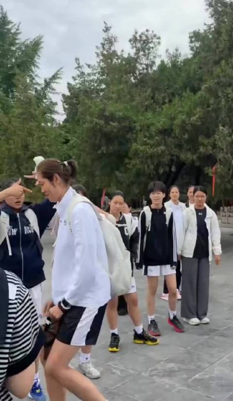 朱婷姚迪到访老子故里鹿邑，世界冠军现身老君台