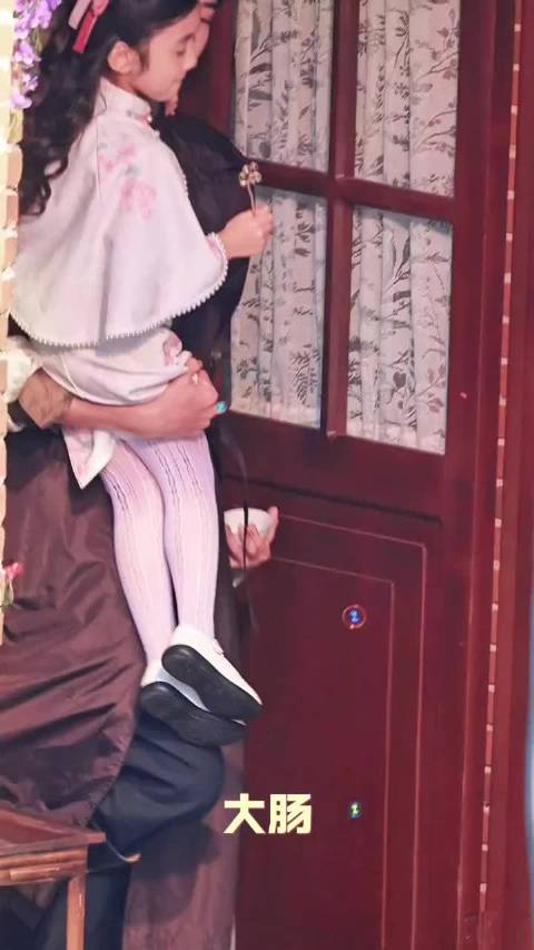 陈哲远粉丝携女赴横店追星