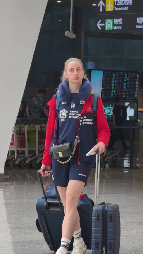 塞尔维亚女排抵穗备战中塞挑战赛，张常宁等奥运冠军齐聚顺德