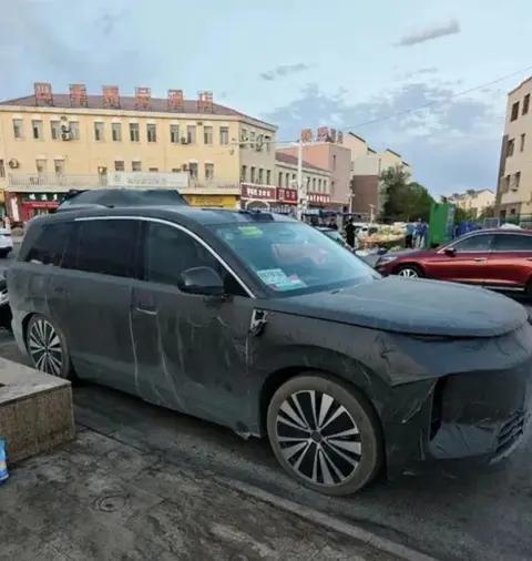 比亚迪王朝全新大型SUV实车曝光：40万级“技术怪兽”对标L9、M9