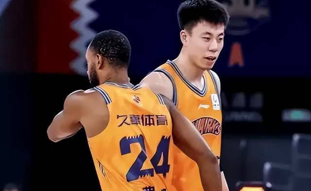 遭辽篮抛弃后终获认可!真正懂他的，竟非杨鸣与卢伟_弗格_张镇_上海男篮