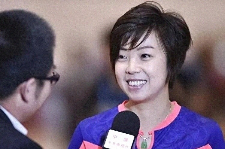 官媒亲宣，44岁张怡宁再破“天花板”，原来她和郭晶晶是同类人