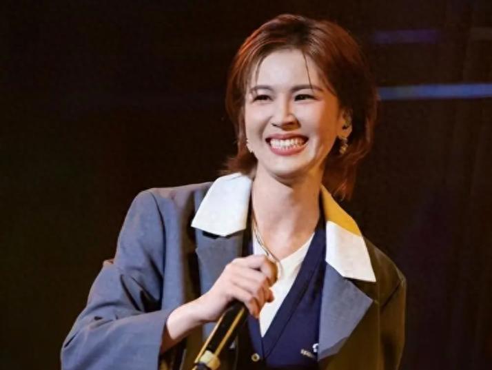 终极一班雷婷回来了!曾沛慈浪姐断层第一，却因嗓伤凌晨发文道歉|一个人想着一个人|乘风破浪的姐姐|曾沛慈|汪东城|雷婷