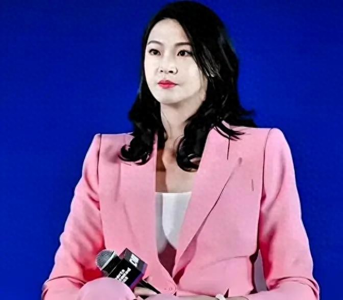 中国女排3-1波兰，惠若琪点名夸2人李颖夸庄宇珊，赵勇只说4个字