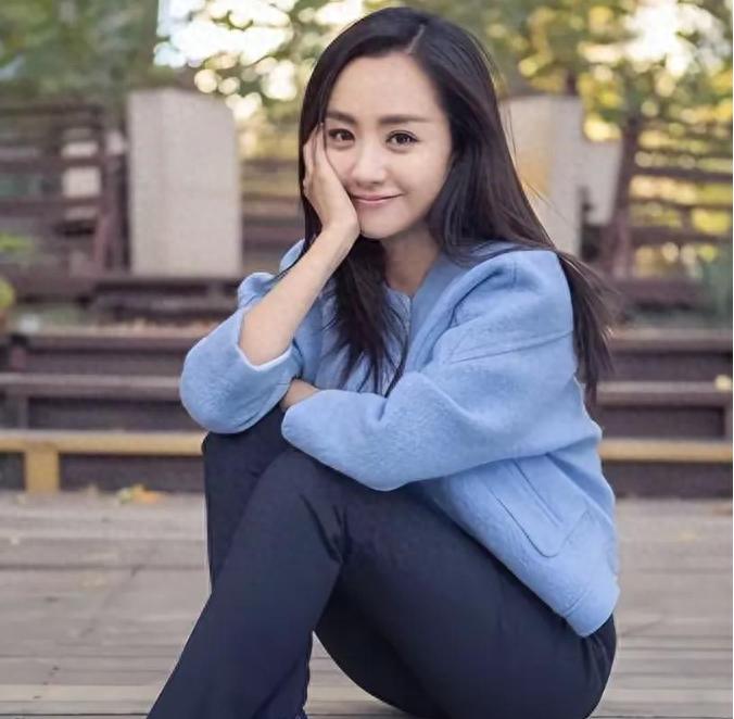 《大河之水》中的她，演11次女一号没红，43岁和聂远拍戏火了