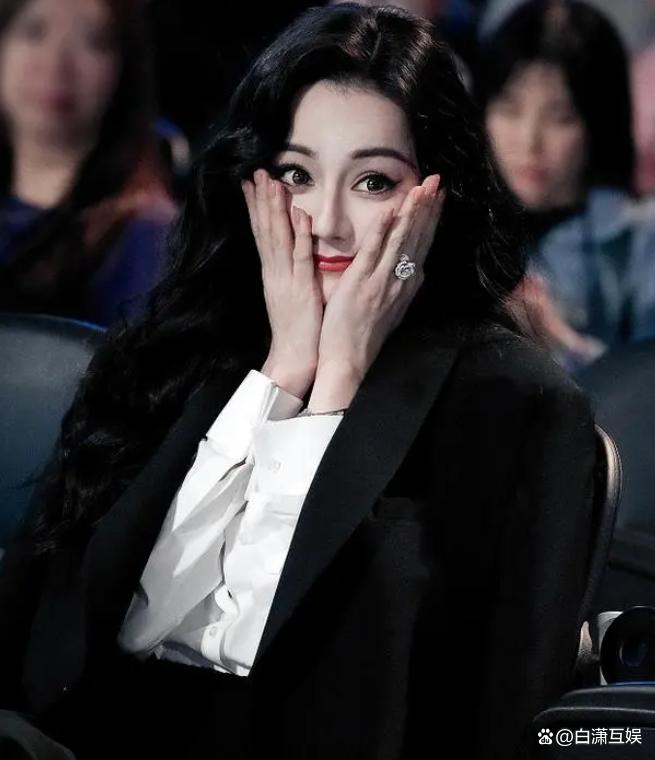 迪丽热巴:灵动可爱的邻家女孩