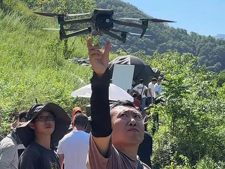 主角，胡三元，来弟 这场戏挺不好拍，演员骑着车子跑山路主角戏曲指导 秦腔任小蕾 刘浩存