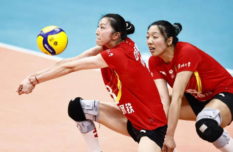 中国女排面临严峻挑战!吴梦洁李盈莹或双核缺席,亚锦赛直通奥运岌岌可危