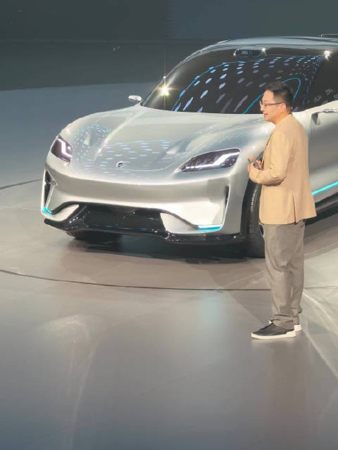 这AIVA的概念车，纯粹是不卷灯厂，直接淘汰灯厂