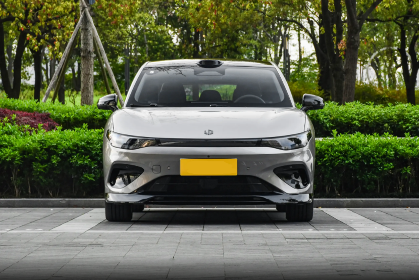 预算10万买电车?零跑Lafa5试驾,后驱驾控+激光雷达!