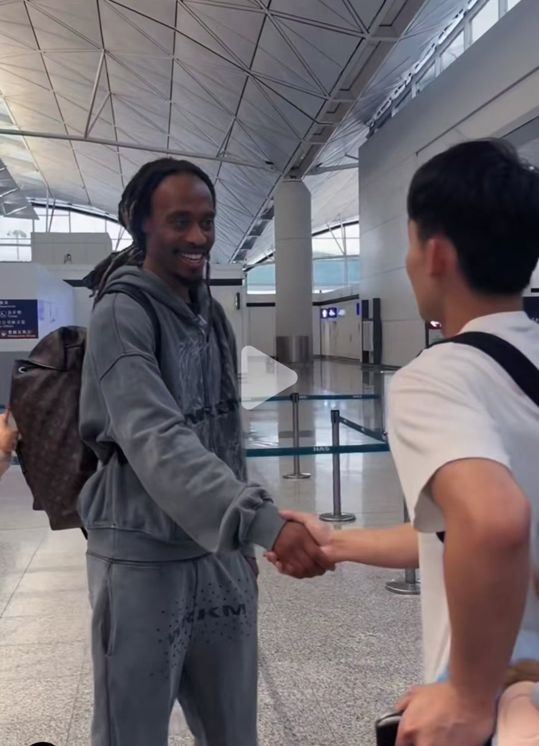 离队广东，麦考尔告别，官宣决定，妻儿同行，合同已到期