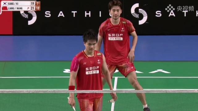 王昶梁伟铿组合连拿12分展现默契配合