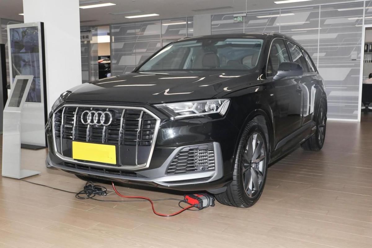 实拍全新奥迪Q7,更换全新2.0T,入门265马力配8AT,实力如何?