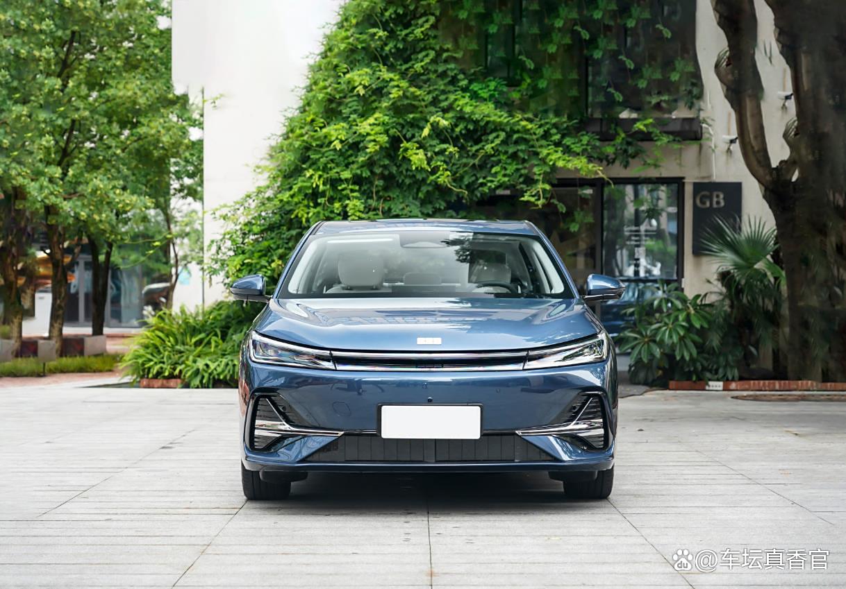 9.78万起!吉利银河A7实测续航2100km,L2智驾+AR-HUD真香?