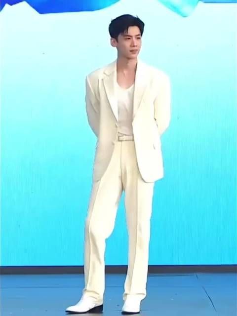 白敬亭直播 连风都片爱的男人