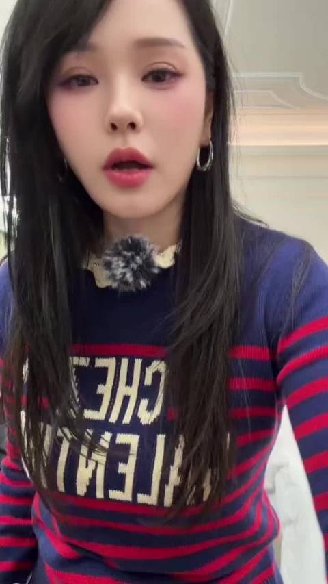 伊能静钢管舞双腿淤青，秦昊心疼喊回家，浪姐舞台背后伤痕累累