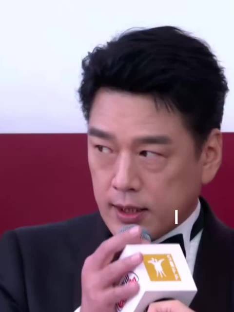 杨紫琼与王耀庆合影，影后遇舅舅反差萌
