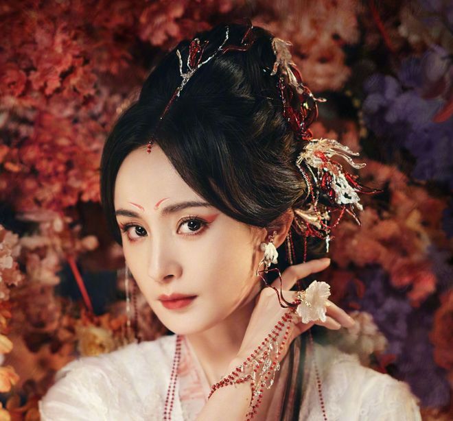 杨幂辞演《狐妖小红娘》？制片人否认！女二疑似花落祝绪丹