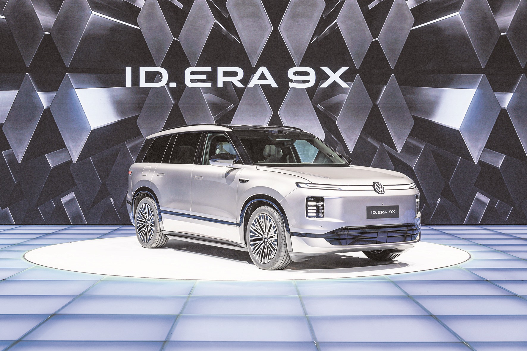 上汽大众ID. ERA 9X跻身大型增程SUV Top3_上海汽车报-20260517期-第4版:企业动态