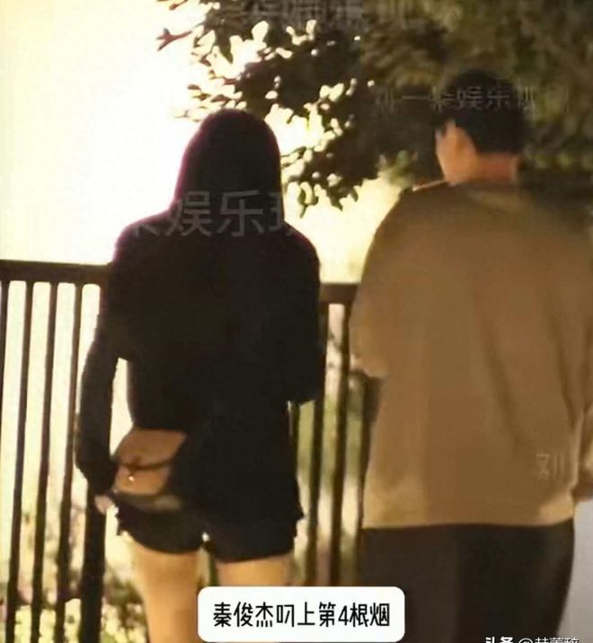 秦俊杰新恋情被曝光！新女友是谋女郎，两人疑似同居，女友很黏他