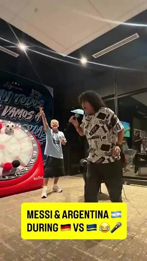 世界杯首战前阿根廷队办烤肉派对