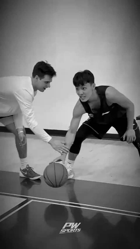 经纪公司PWSPORTS更新社媒账号，分享徐杰在美特训的情况