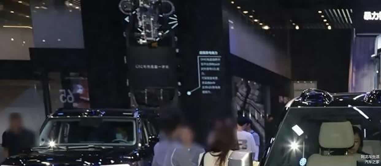 40.78万,方程豹豹8智勇旗舰版6座:500kW电驱+2.0T强动力诱人吗